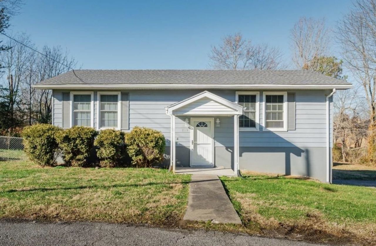 819 Columbus Drive 819 Columbus Circle, Madisonville, KY 42431 Main Photo