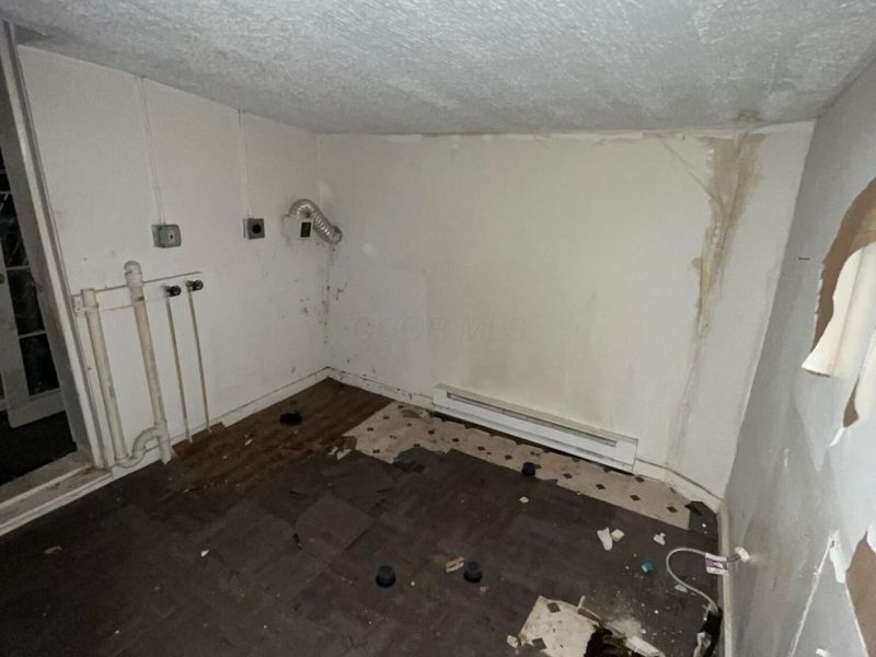 318 W Front Street, New Holland, OH 43145 Photo 8