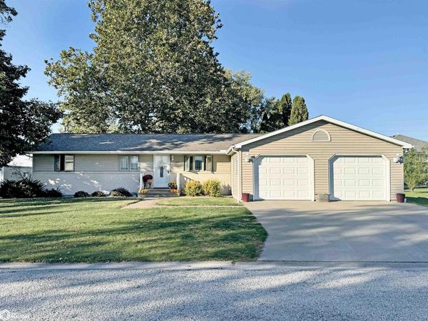 805 Pamela Street, Moravia, IA 52571