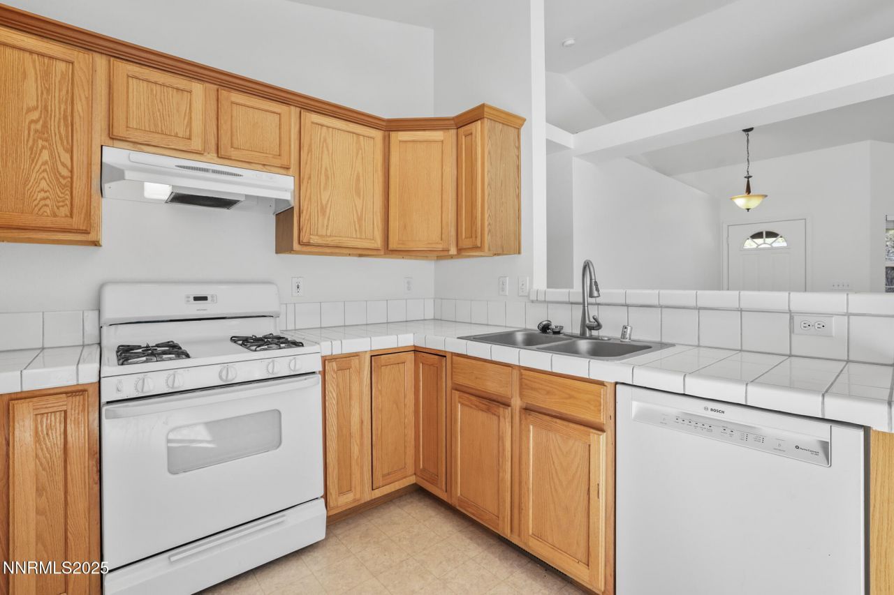 1464 Edlesborough Circle, Gardnerville, NV 89410 Photo