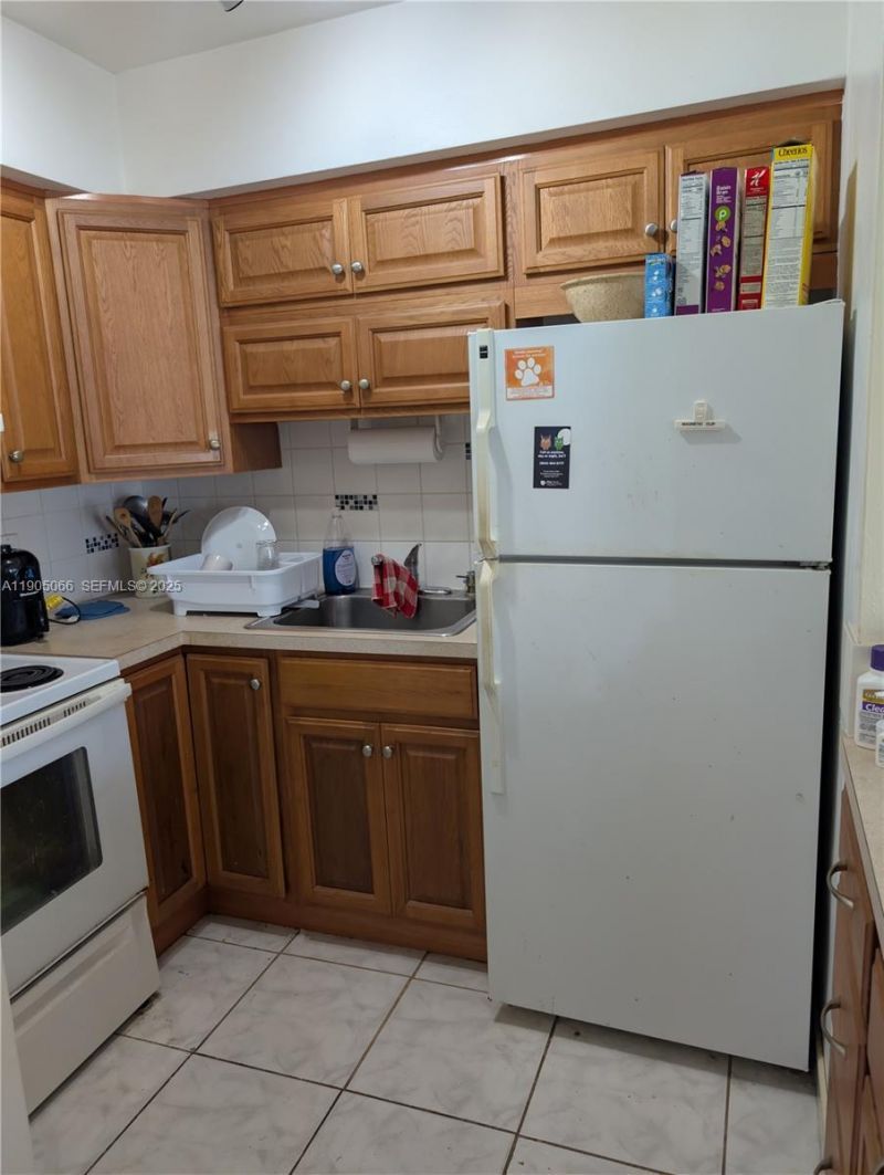 801 Atlantic Shores Blvd, Unit 107, Hallandale Beach, FL 33009 Photo