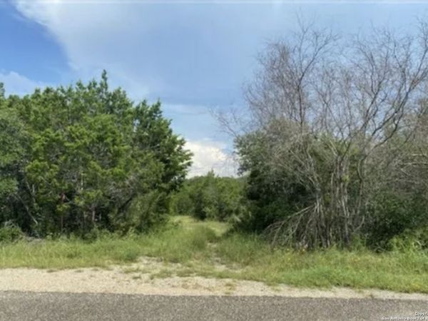 326 County Road 2722, Mico, TX 78056