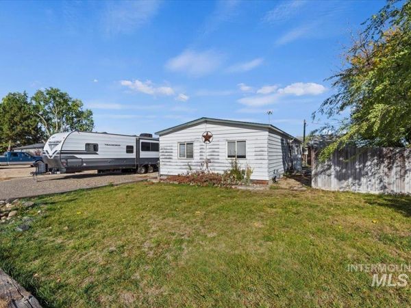 1810 E Sherman, Nampa, ID 83686