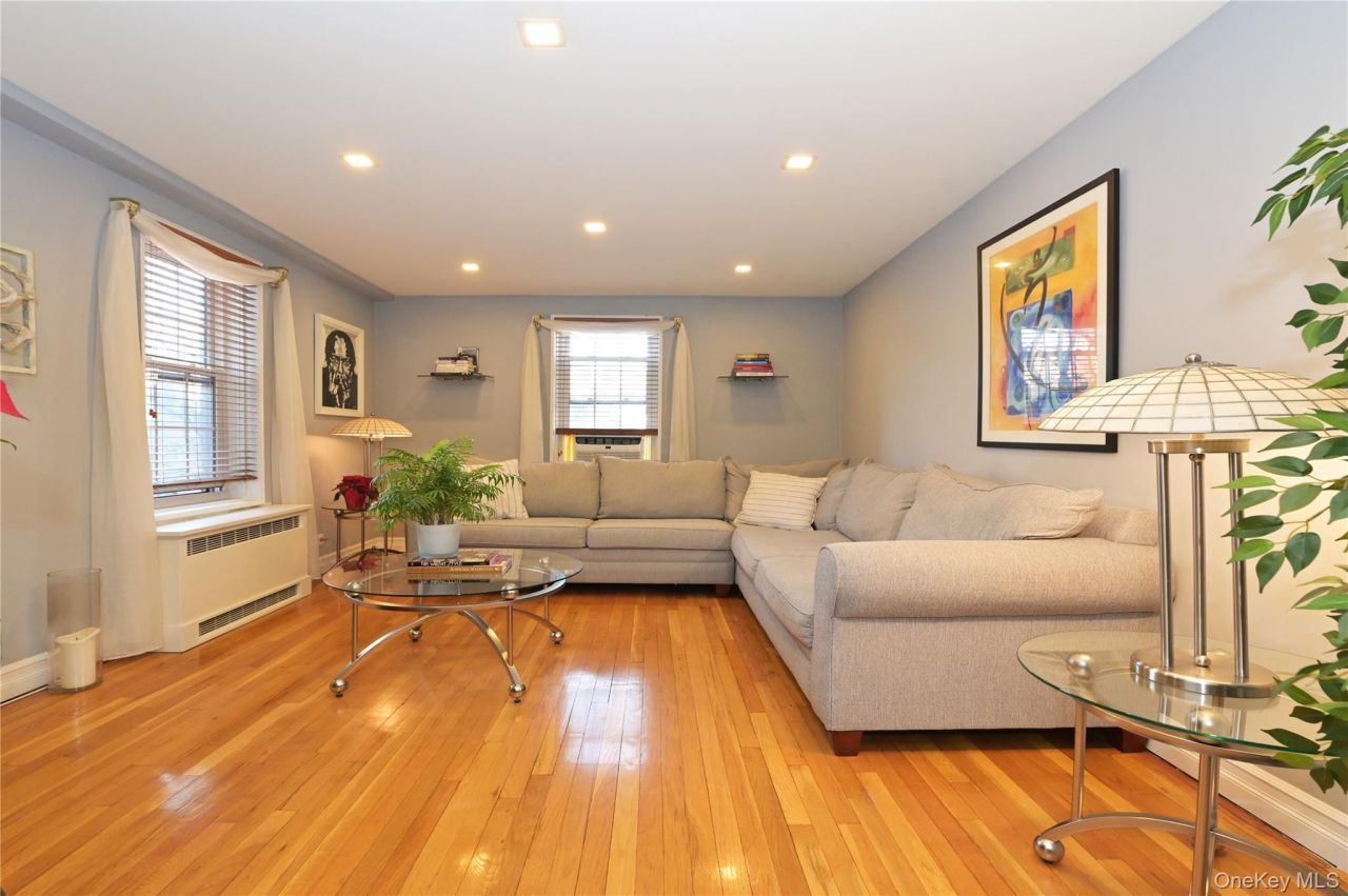 139-09 84th Drive, Unit 306, Briarwood, NY 11435 Main Photo