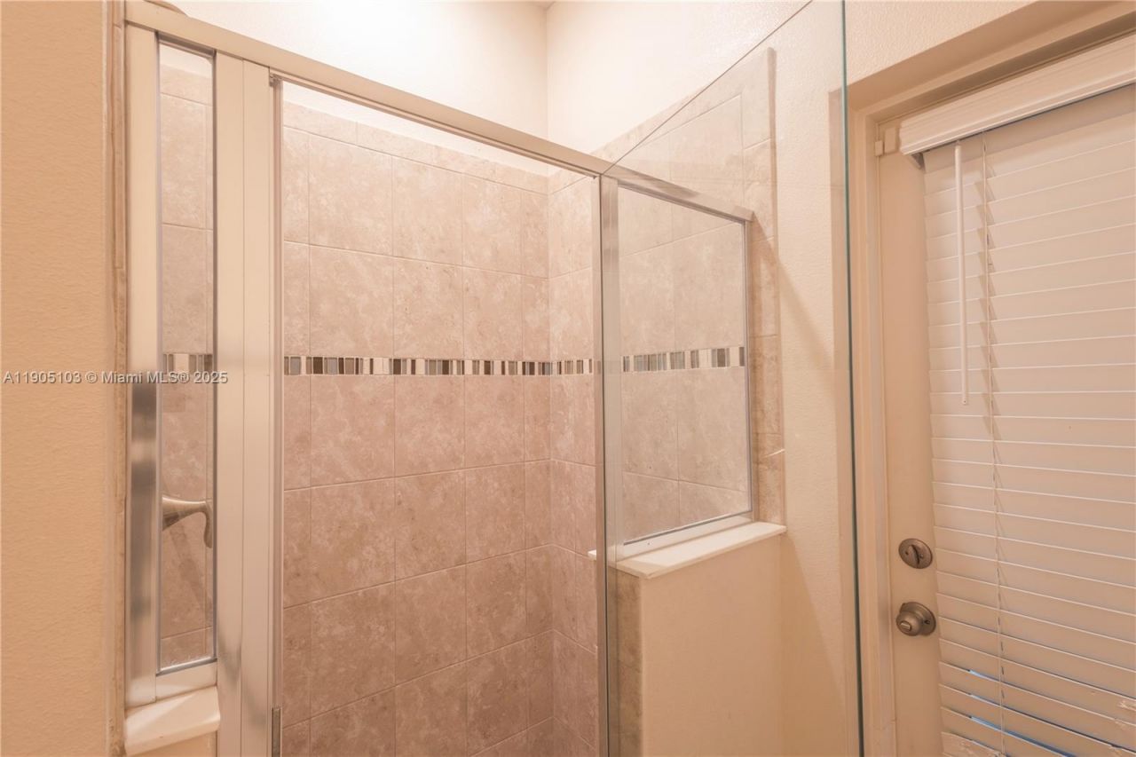 2547 Saint Lucia Cir, Vero Beach, FL 32967 Photo