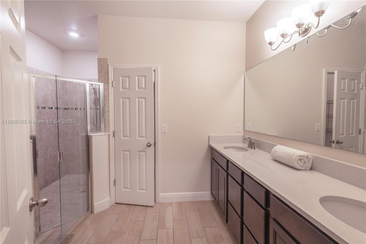 2547 Saint Lucia Cir, Vero Beach, FL 32967 Photo