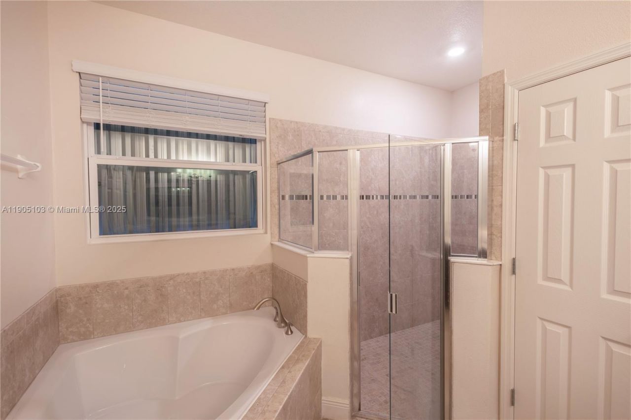 2547 Saint Lucia Cir, Vero Beach, FL 32967 Photo