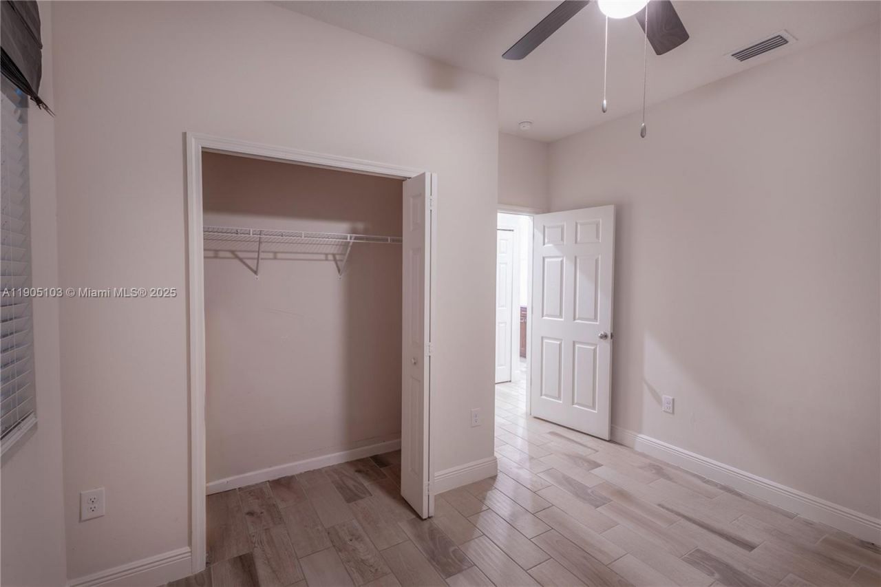 2547 Saint Lucia Cir, Vero Beach, FL 32967 Photo