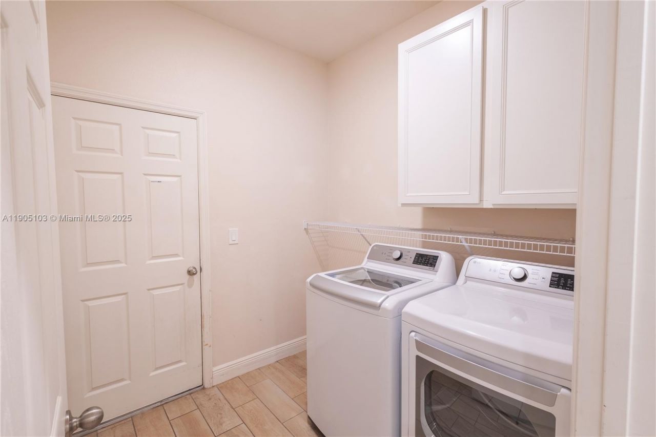 2547 Saint Lucia Cir, Vero Beach, FL 32967 Photo