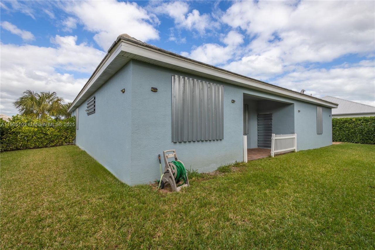 2547 Saint Lucia Cir, Vero Beach, FL 32967 Photo