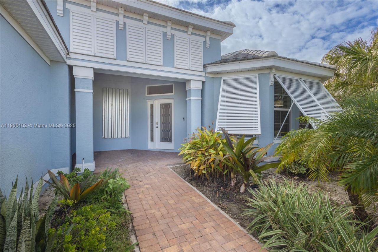 2547 Saint Lucia Cir, Vero Beach, FL 32967 Photo