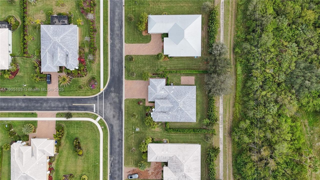 2547 Saint Lucia Cir, Vero Beach, FL 32967 Photo