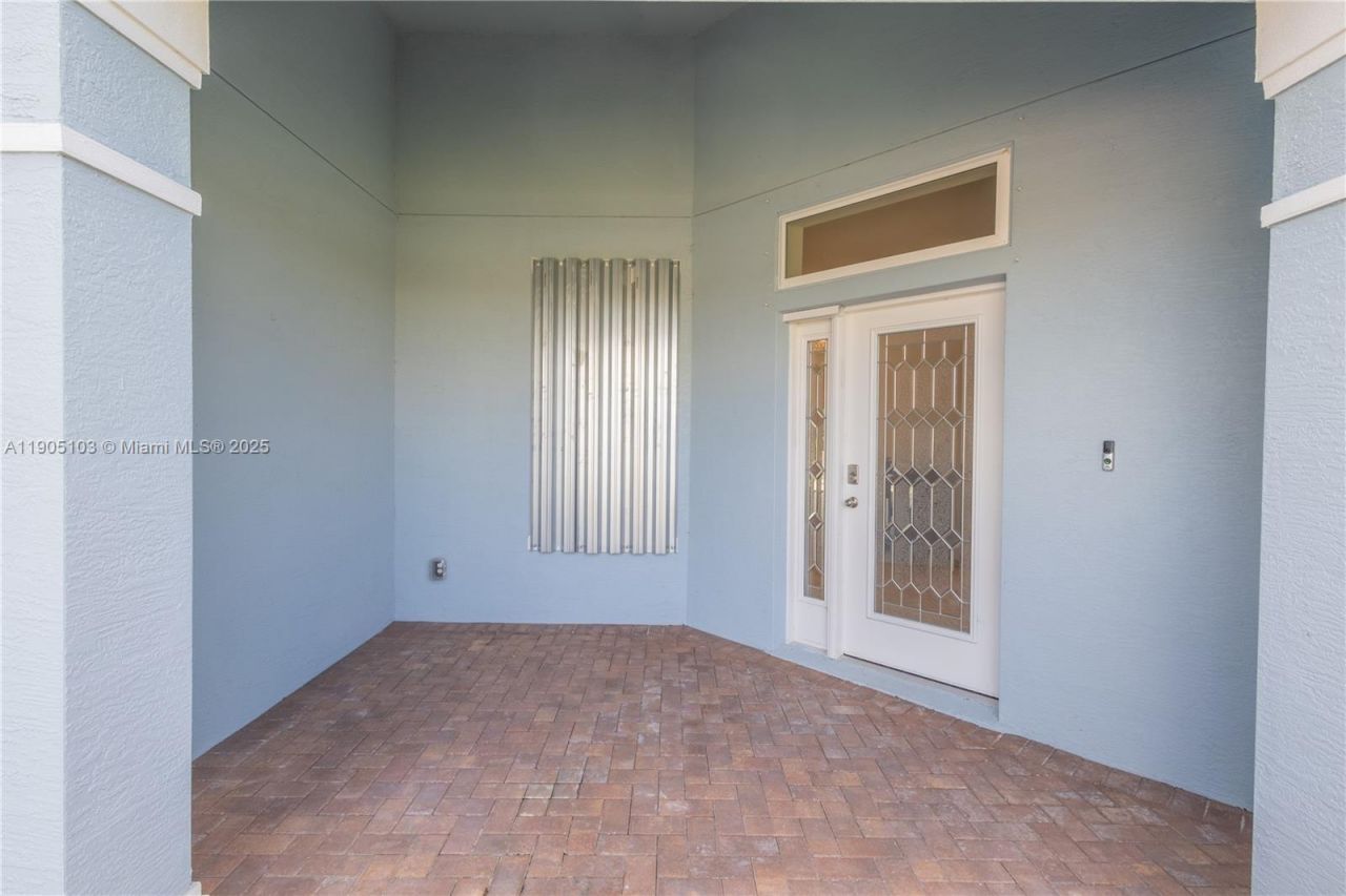 2547 Saint Lucia Cir, Vero Beach, FL 32967 Photo
