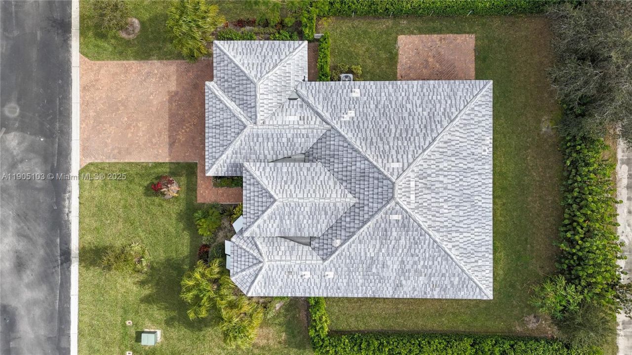 2547 Saint Lucia Cir, Vero Beach, FL 32967 Photo