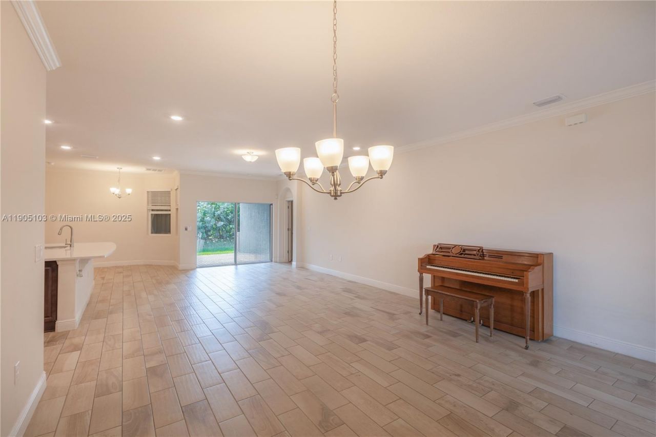2547 Saint Lucia Cir, Vero Beach, FL 32967 Photo