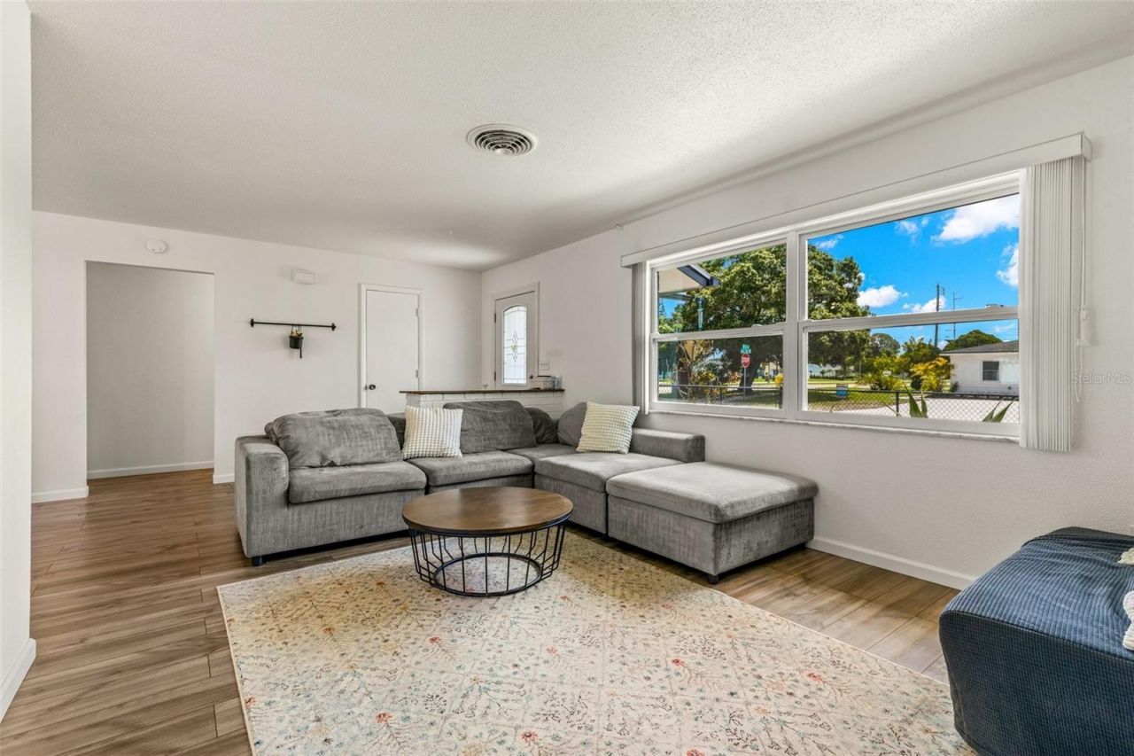 3790 60th Street N, Saint Petersburg, FL 33710 Photo