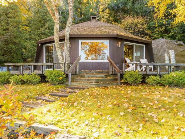 1205 South Shore Drive E, Frankfort, MI 49635