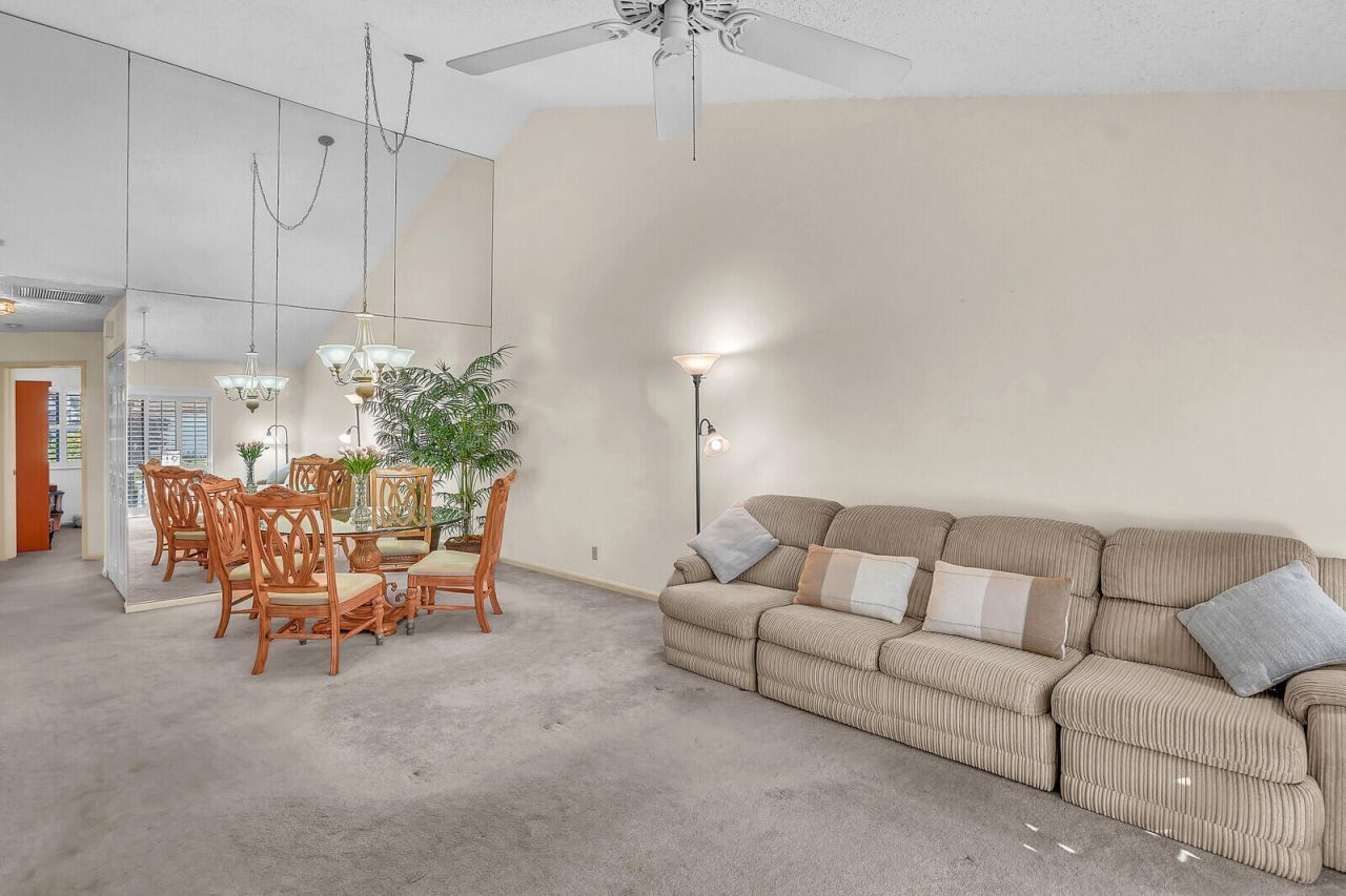 117 Sunshine Boulevard, Royal Palm Beach, FL 33411 Photo