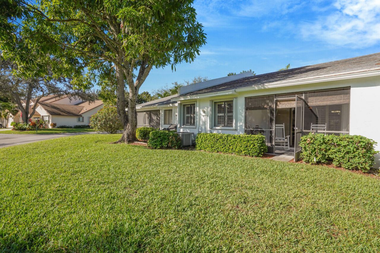 117 Sunshine Boulevard, Royal Palm Beach, FL 33411 Photo