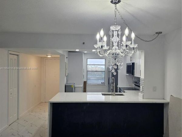 3910 Inverrary Blvd, Unit 703-B, Lauderhill, FL 33319