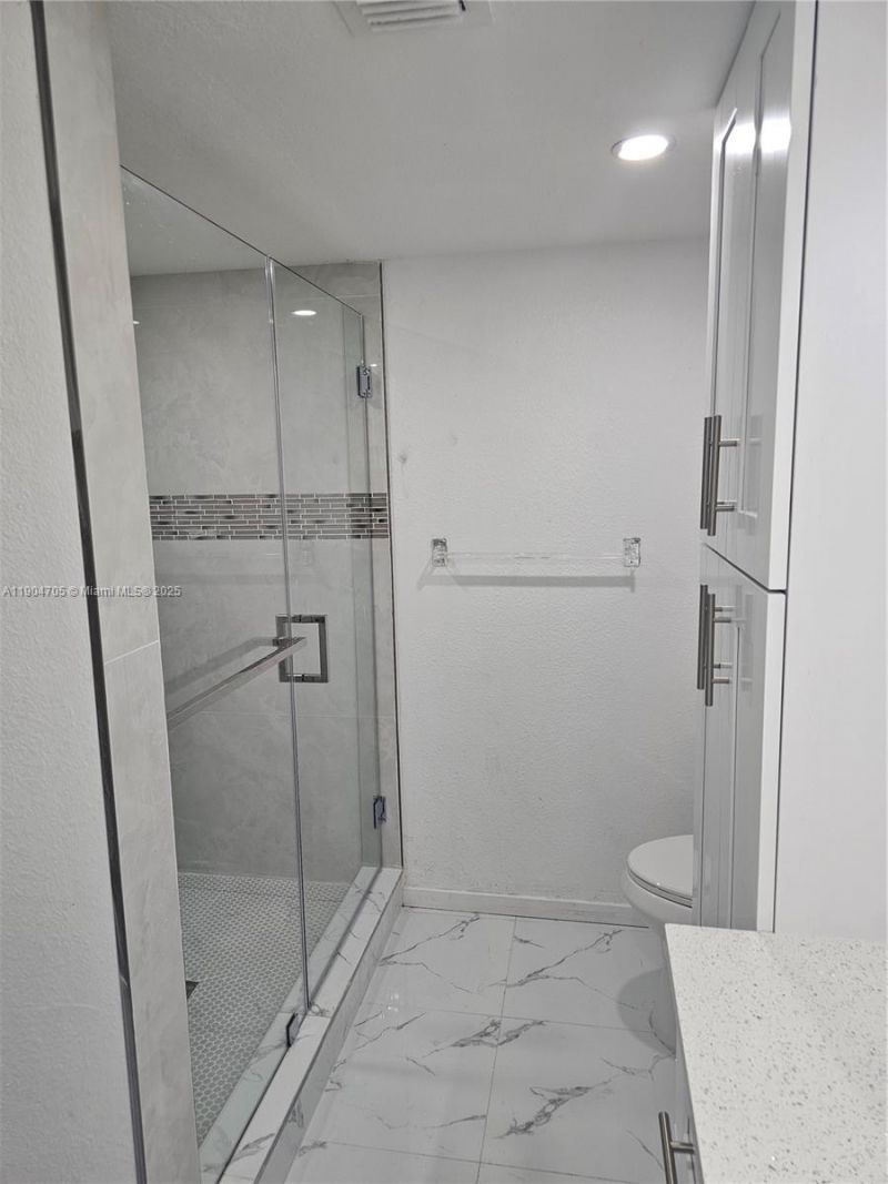 3910 Inverrary Blvd, Unit 703-B, Lauderhill, FL 33319 Photo