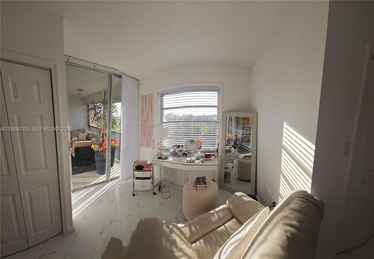 3910 Inverrary Blvd, Unit 703-B, Lauderhill, FL 33319 Photo