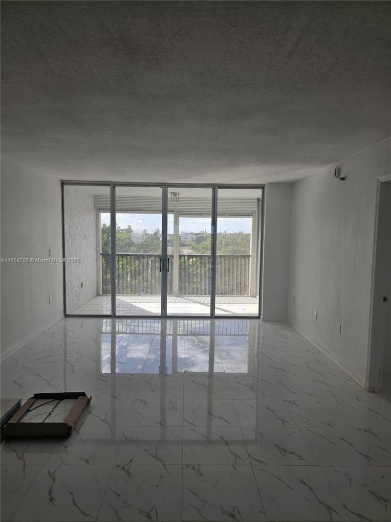 3910 Inverrary Blvd, Unit 703-B, Lauderhill, FL 33319 Photo