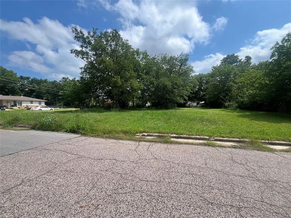 1119 E 11th Street, Shawnee, OK 74801