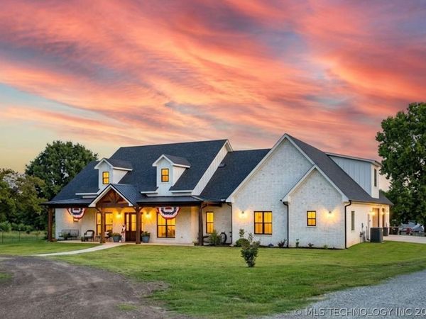 1609 E Hollow Oak Road, Stigler, OK 74462