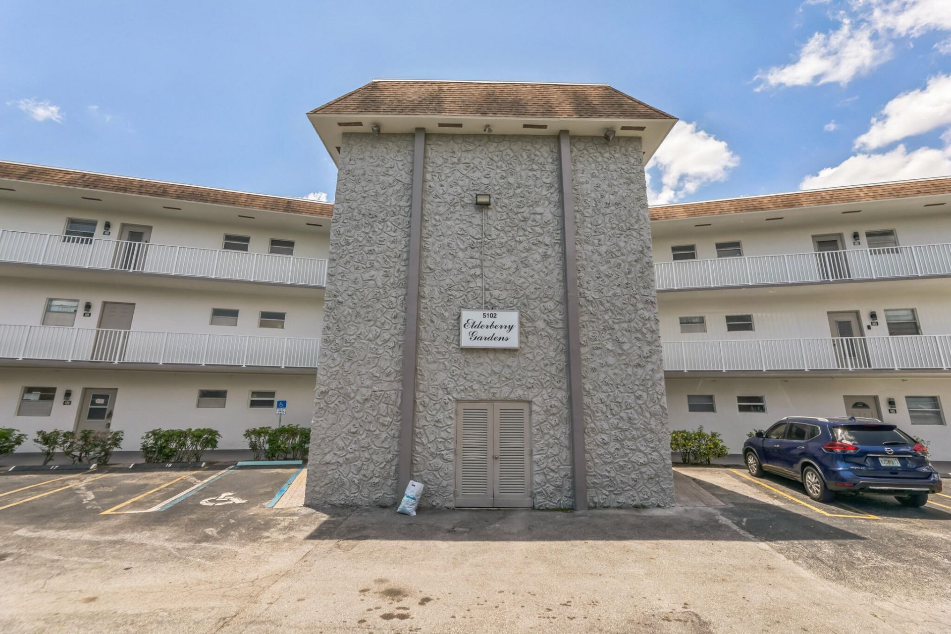 5102 NW 36th Street, Unit 408, Lauderdale Lakes, FL 33319 Photo