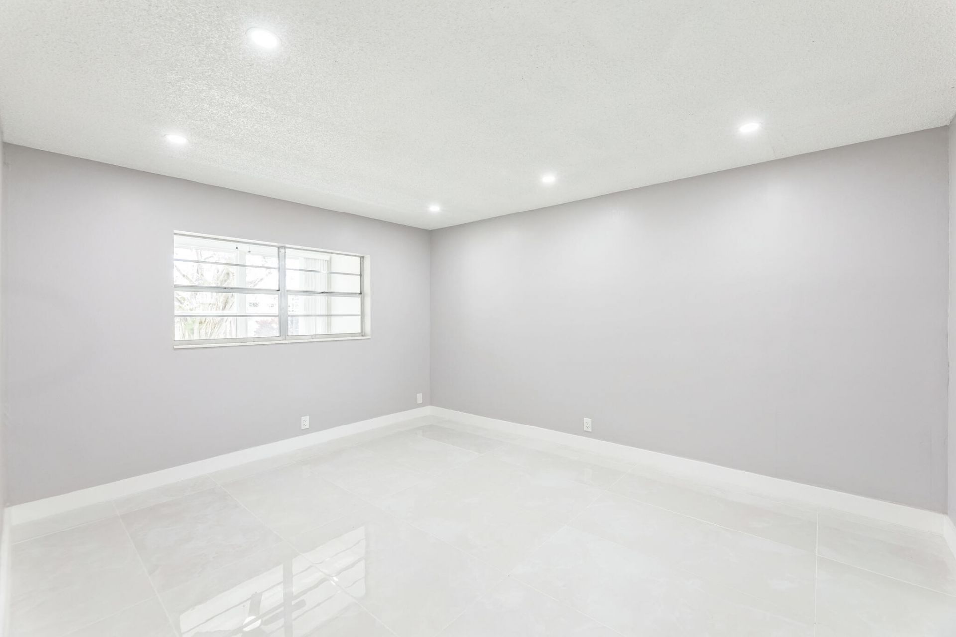 5102 NW 36th Street, Unit 408, Lauderdale Lakes, FL 33319 Photo