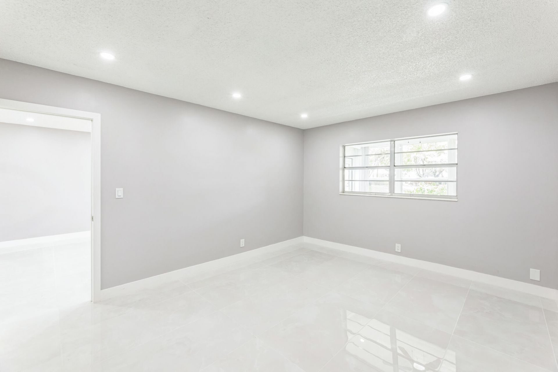 5102 NW 36th Street, Unit 408, Lauderdale Lakes, FL 33319 Photo