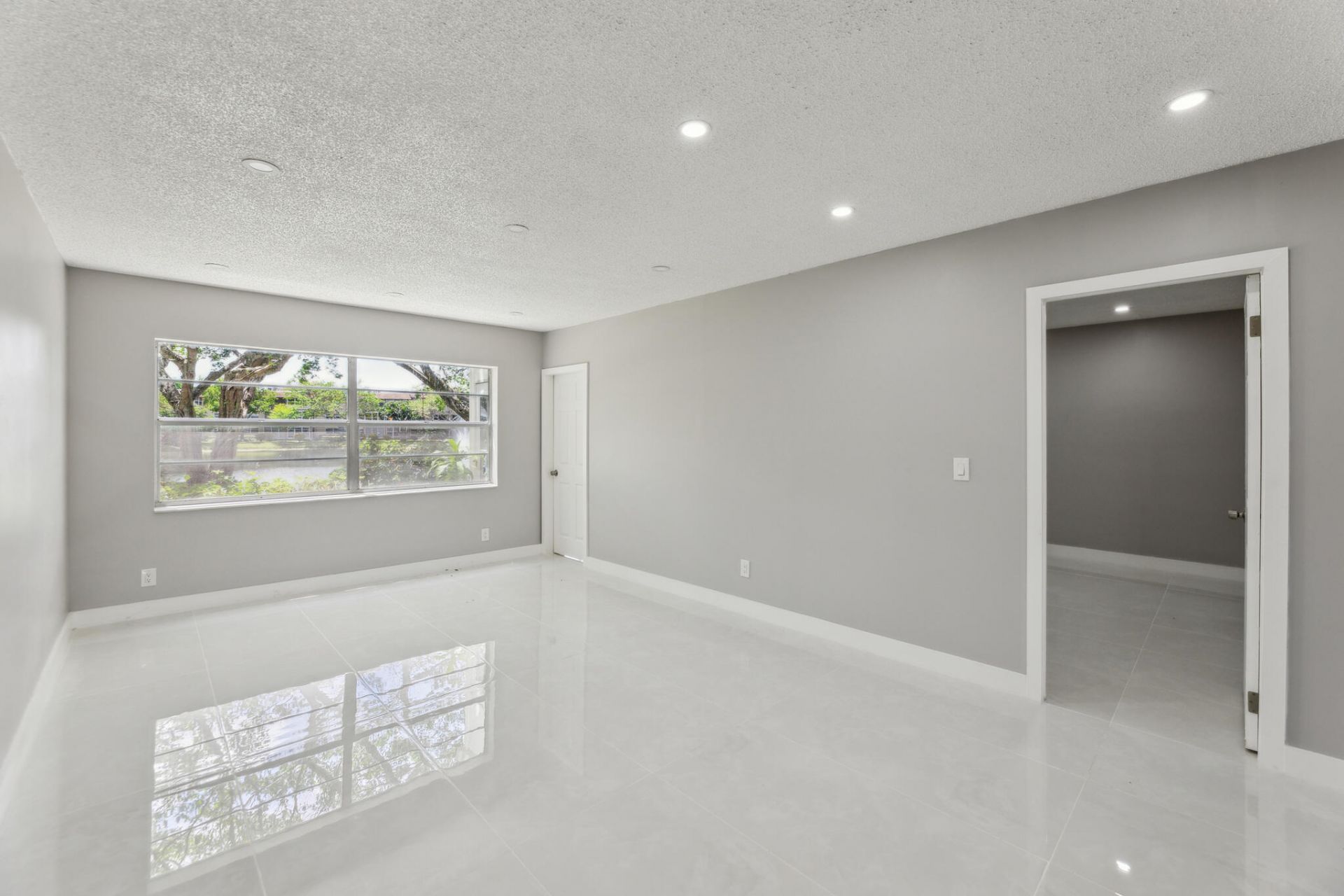 5102 NW 36th Street, Unit 408, Lauderdale Lakes, FL 33319 Photo