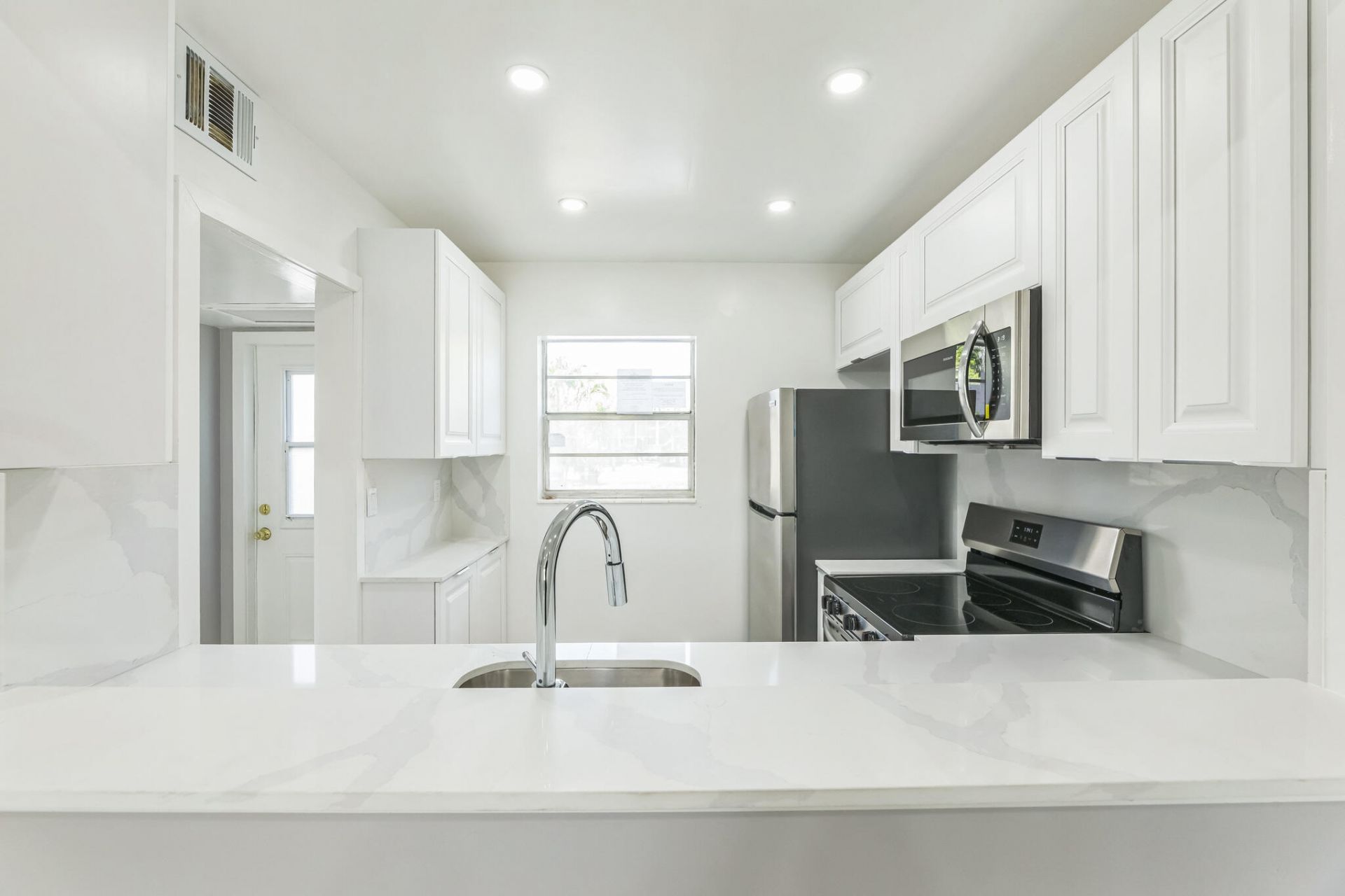 5102 NW 36th Street, Unit 408, Lauderdale Lakes, FL 33319 Photo