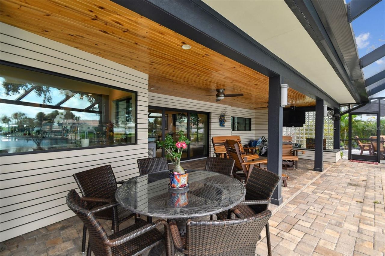 4202 Saltwater Boulevard, Tampa, FL 33615 Photo