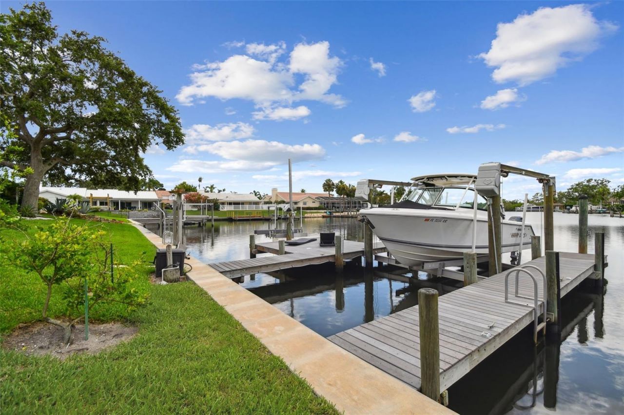 4202 Saltwater Boulevard, Tampa, FL 33615 Photo