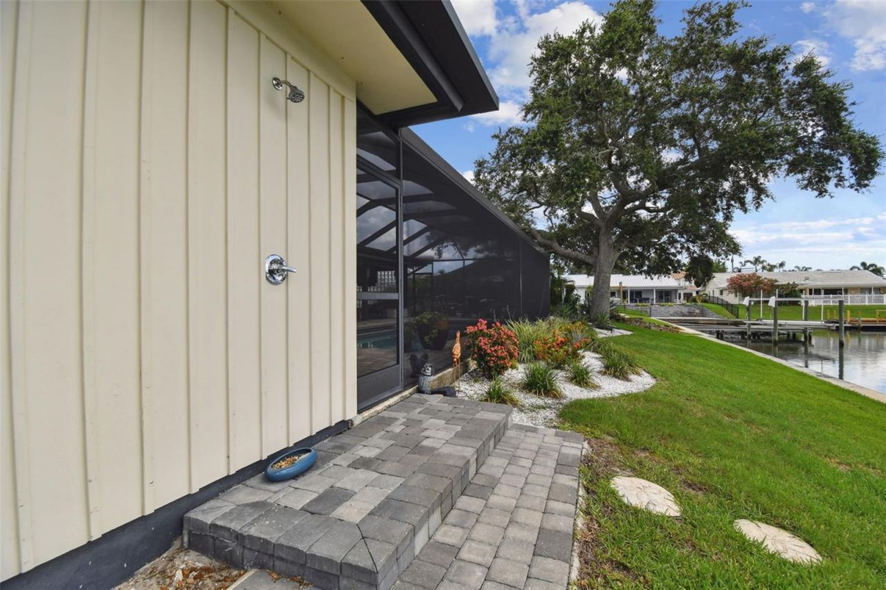 4202 Saltwater Boulevard, Tampa, FL 33615 Photo