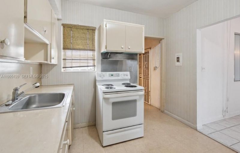 940 NW 67th St, Miami, FL 33150 Photo