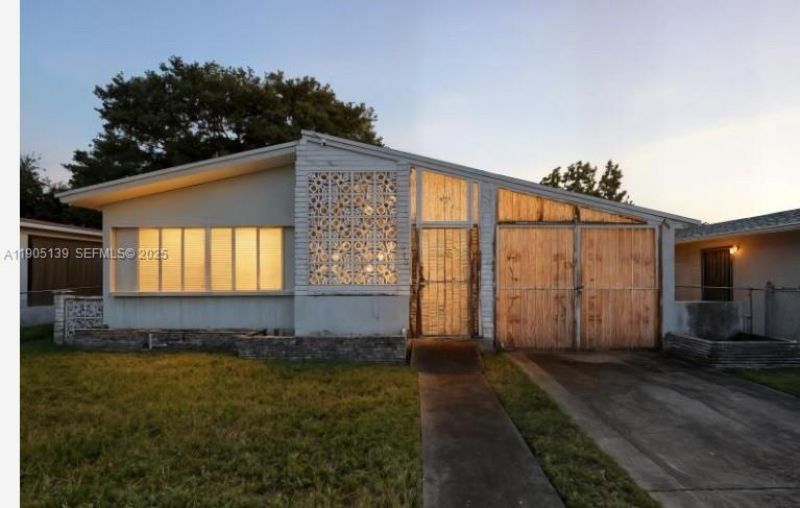 940 NW 67th St, Miami, FL 33150 Photo