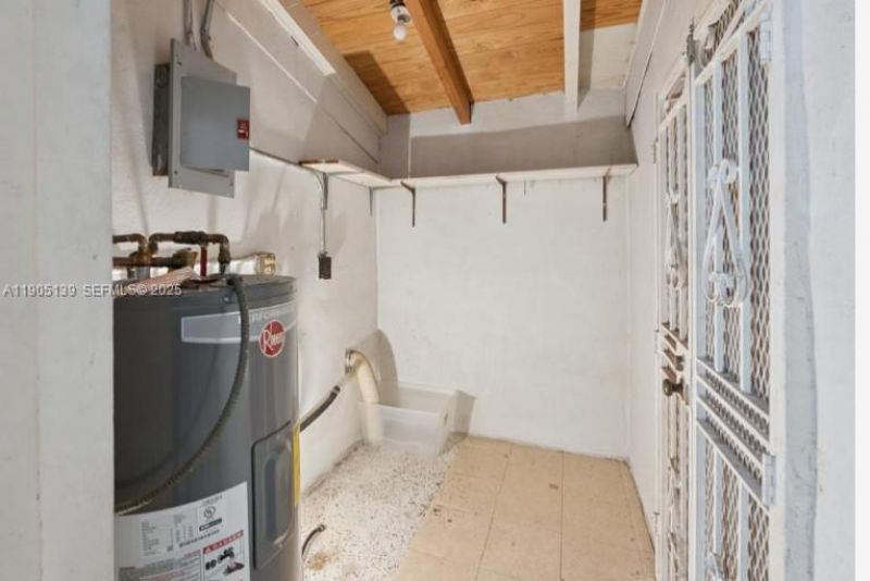 940 NW 67th St, Miami, FL 33150 Photo