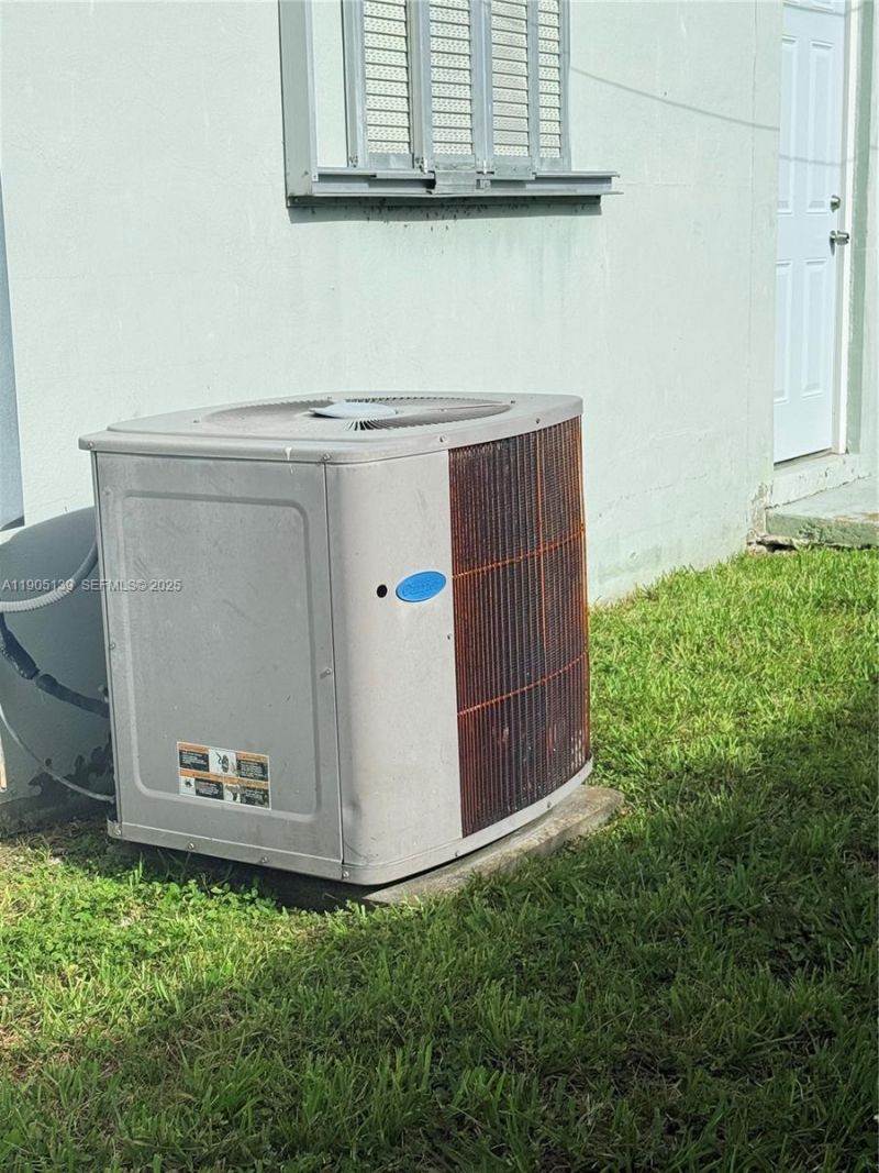 940 NW 67th St, Miami, FL 33150 Photo