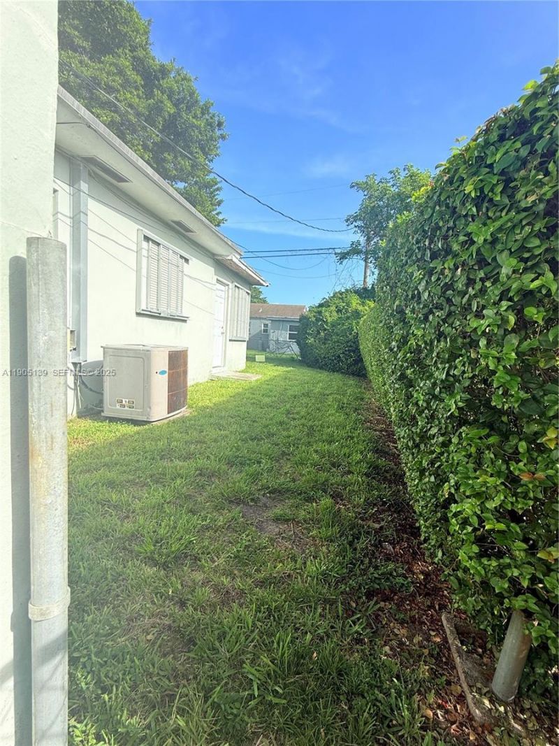 940 NW 67th St, Miami, FL 33150 Photo