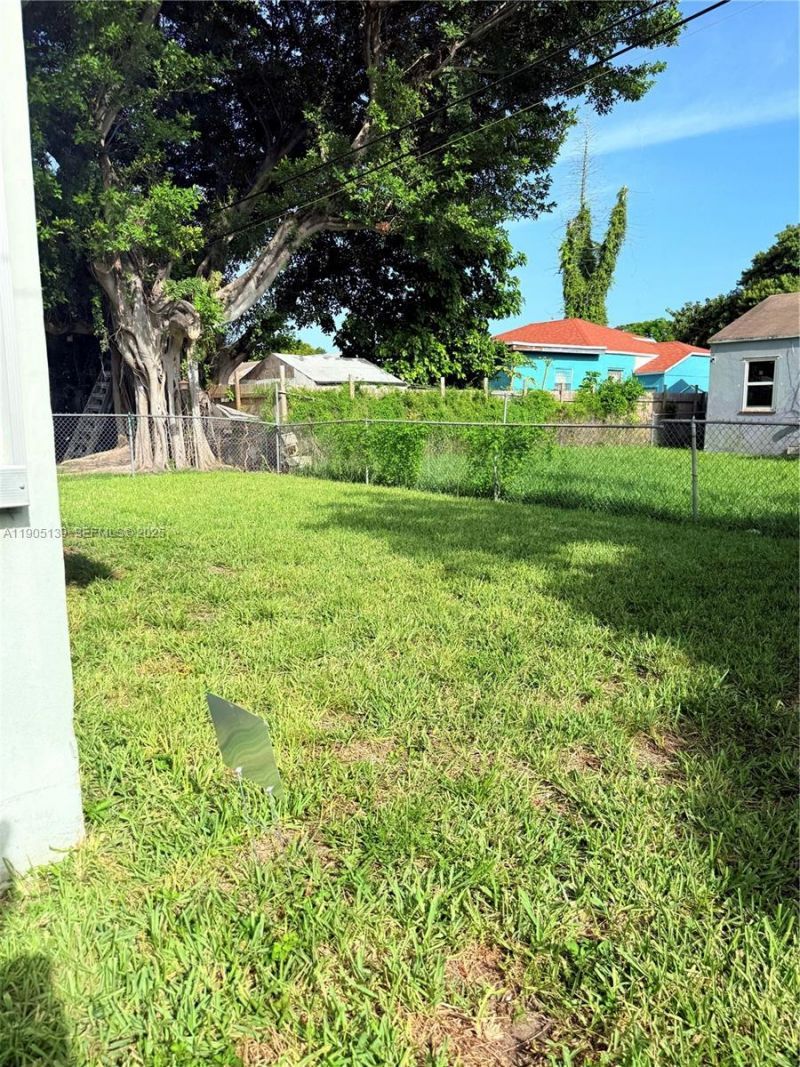 940 NW 67th St, Miami, FL 33150 Photo