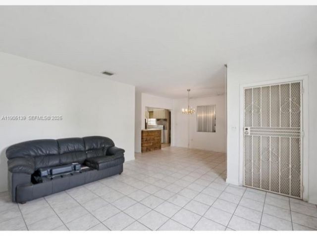 940 NW 67th St, Miami, FL 33150 Photo