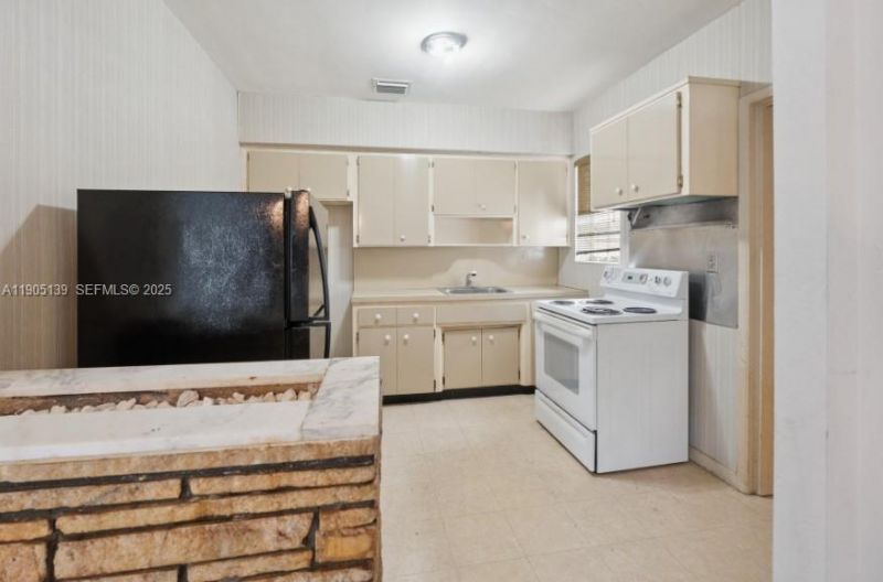 940 NW 67th St, Miami, FL 33150 Photo