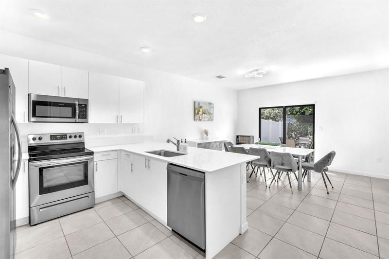 20308 NW 6th Pl, Miami Gardens, FL 33169 Photo