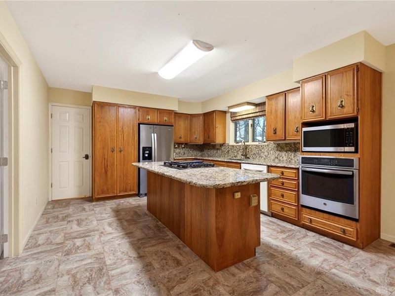 457 Merrick Drive, Beavercreek, OH 45434 Photo 18