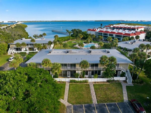 725 MANATEE AVENUE, Unit 725, HOLMES BEACH, FL 34217