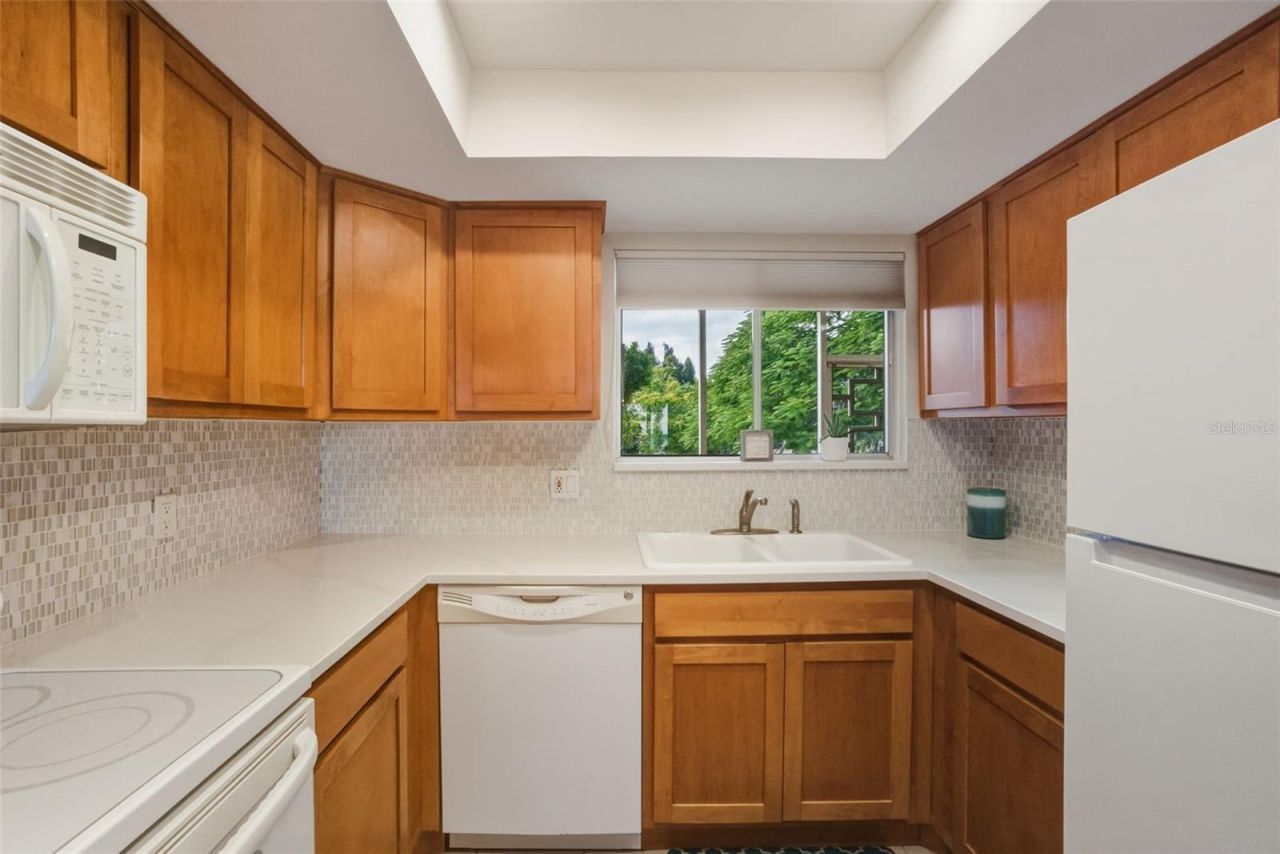 725 Manatee Avenue, Unit 725, Holmes Beach, FL 34217 Photo