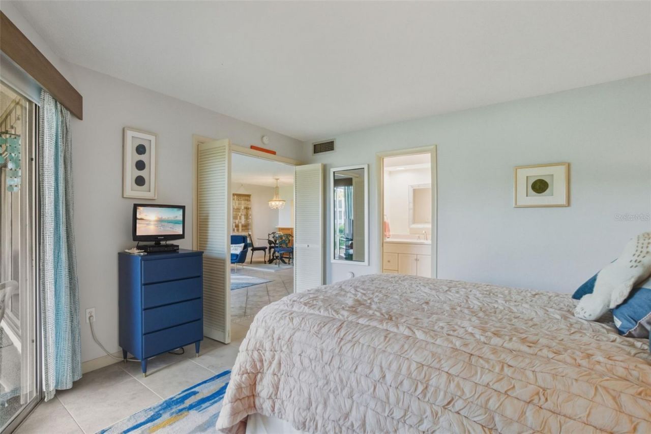 725 Manatee Avenue, Unit 725, Holmes Beach, FL 34217 Photo